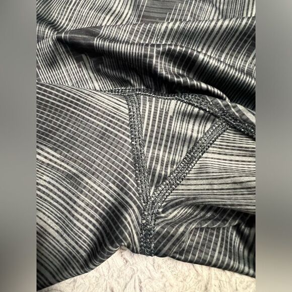 Gymshark gray leggings with pockets EST size S - Picture 5 of 9